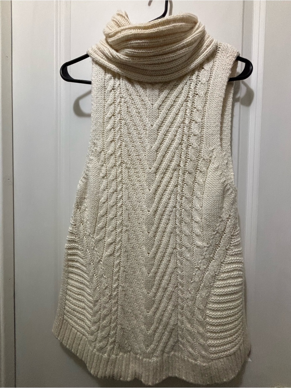 Sleeveless Cable Knit Turtleneck Sweater Vest - Cream